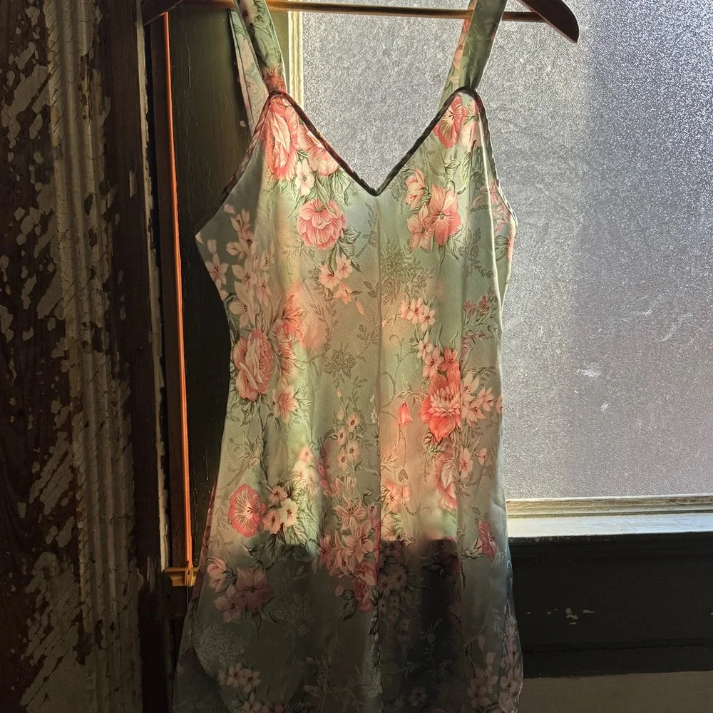 VTG Floral Satin Slip Dress in Sage Green and Blush Pink - Picture 5 of 10